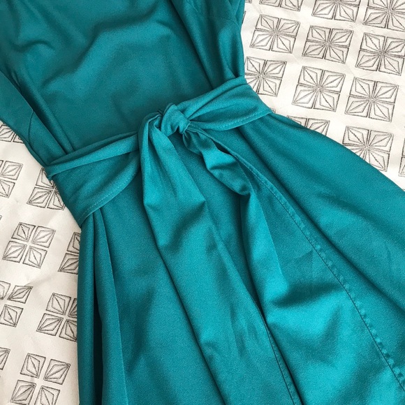 Gorgeous Teal Sleeveless Dress - Picture 5 of 8